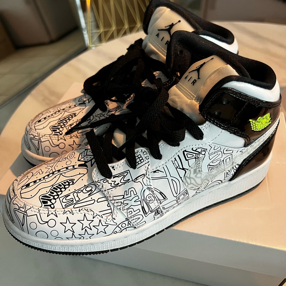 Air Jordan Mid DIY Size 6.5Y